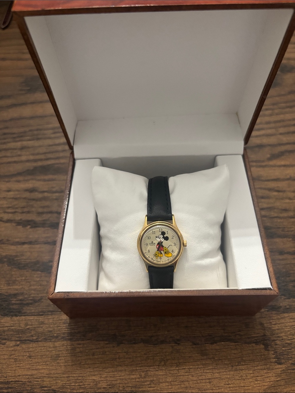 Seiko Lorus Women’s Vintage Mickey Mouse Watch V811-0150